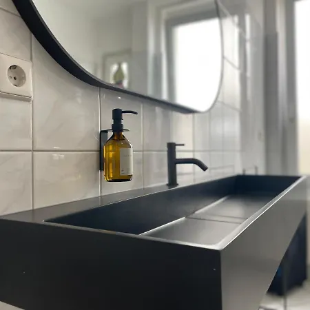 Splendid Stylish 3 Bedroom In Citycenter דירה *