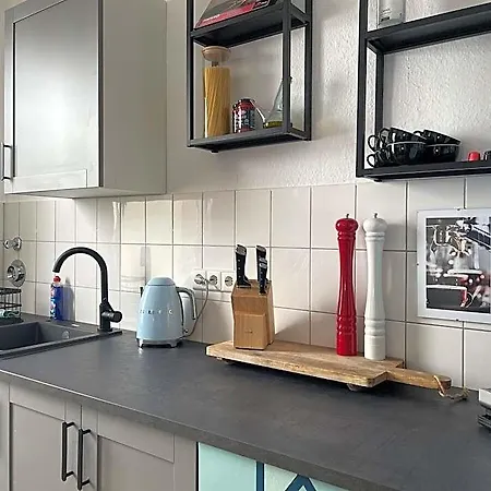 Splendid Stylish 3 Bedroom In Citycenter Apartment *