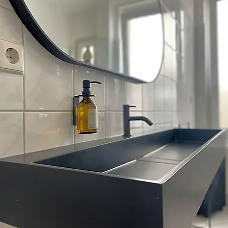 Splendid Stylish 3 Bedroom In Citycenter Apartment