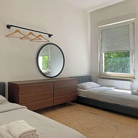 Splendid Stylish 3 Bedroom In Citycenter Apartment *